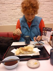 Herlinde Koelbl in Tokyo. Foto: Maja Hoock